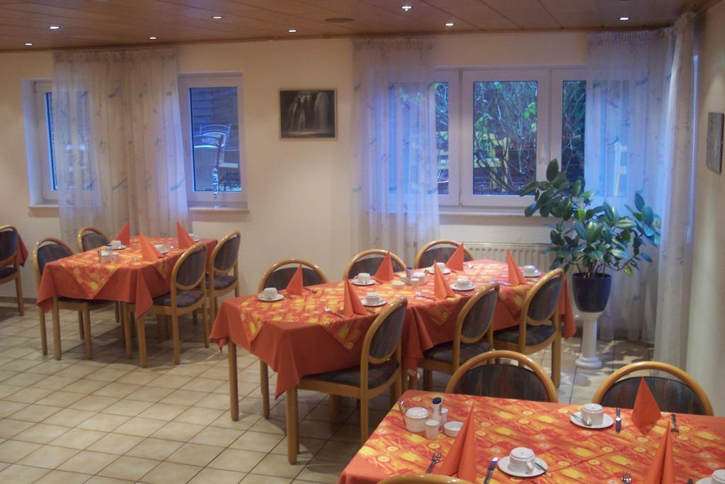 Hotel Garni Zur Bergstrasse Zwingenberg  ภายนอก รูปภาพ