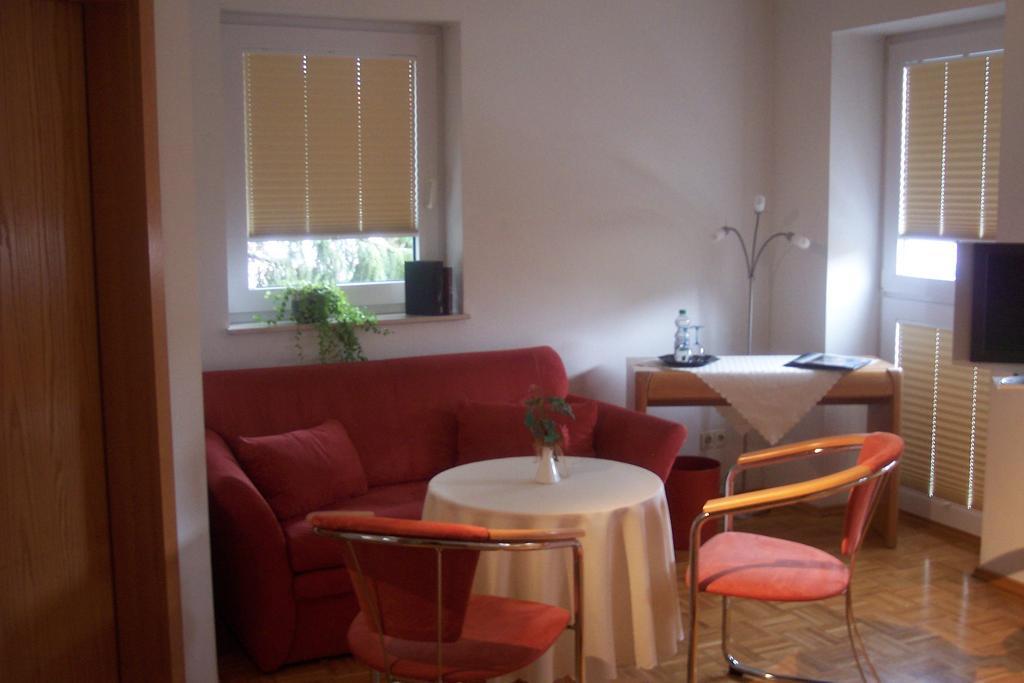 Hotel Garni Zur Bergstrasse Zwingenberg  ห้อง รูปภาพ