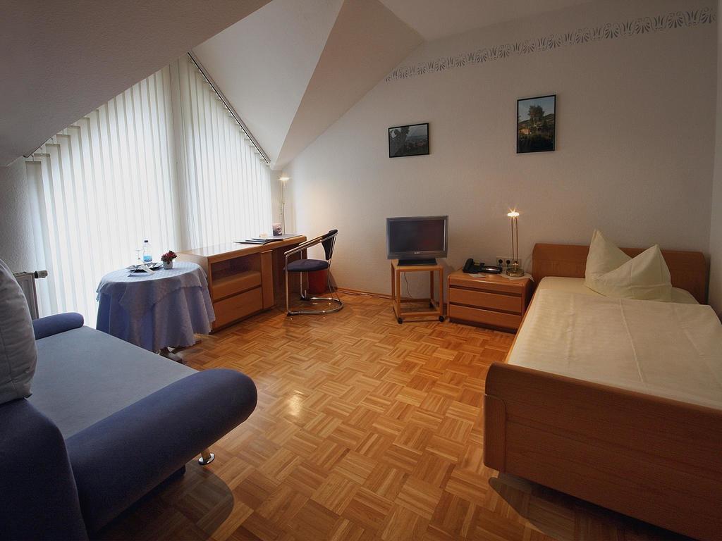 Hotel Garni Zur Bergstrasse Zwingenberg  ห้อง รูปภาพ