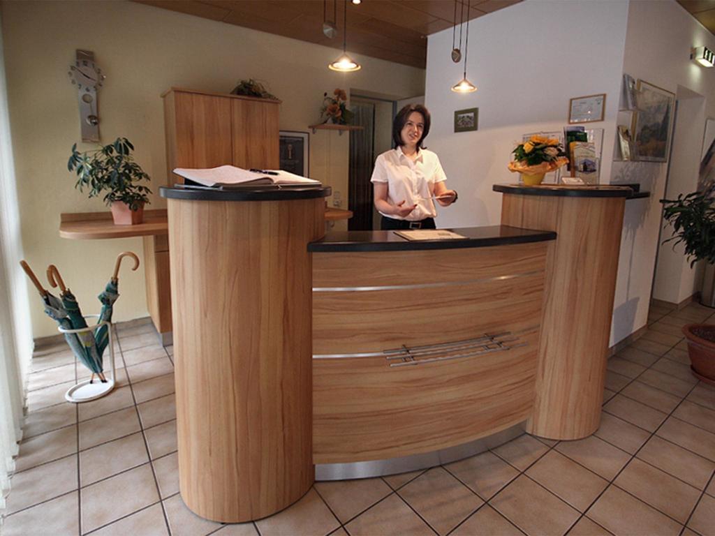 Hotel Garni Zur Bergstrasse Zwingenberg  ภายนอก รูปภาพ